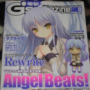 Обложка журнала с которым шла фигурка Tenshi (Angel Beats)