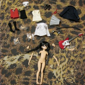 Кукла Nakano Azusa (K-ON!)
Расчлененка :)